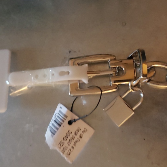 NWT Silver Metal Chain Belt- - Picture 2 of 4